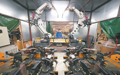 市場在前 技術(shù)跟進 中國工業(yè)機器人大步爭先